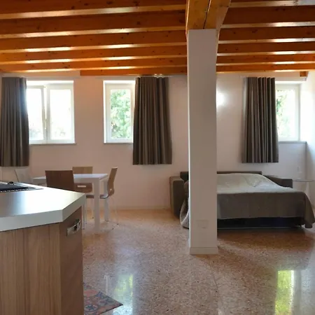 Palazzo Maggiore A Apartamento